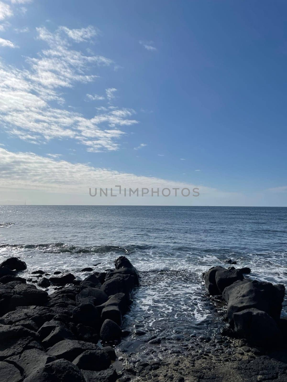 beach,coast,horizon,ocean,sea,shore,sky,sunset,water,wave