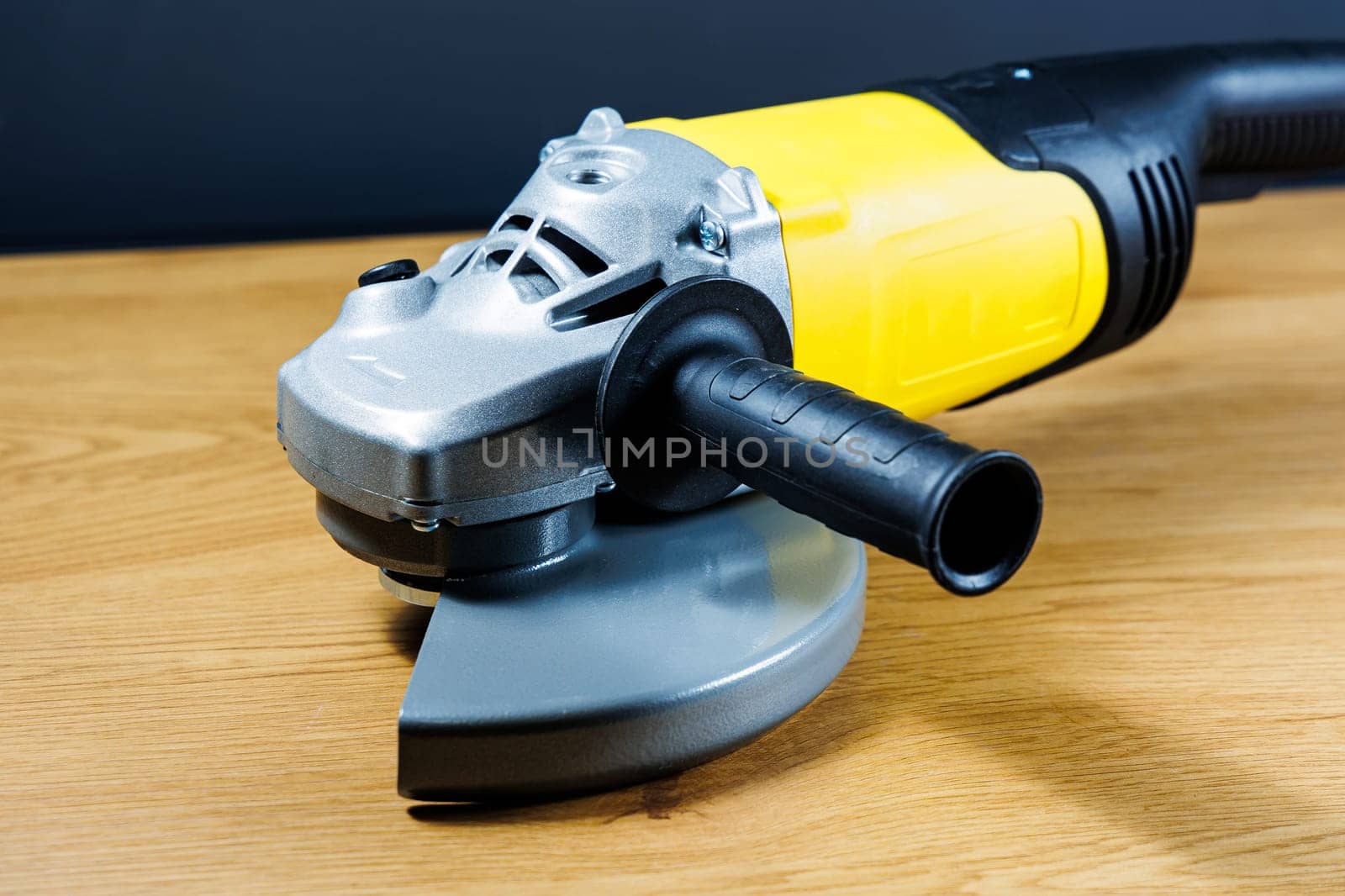 Power tools for construction work, tools for construction work