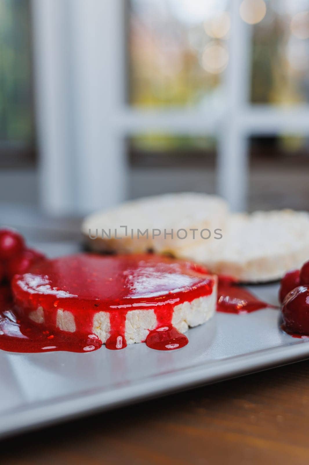 Vegan rice bread for breakfast with jam. Healthy Eating.