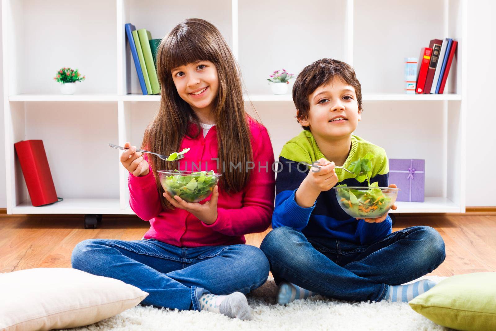 Image of kids eating healthy at home.