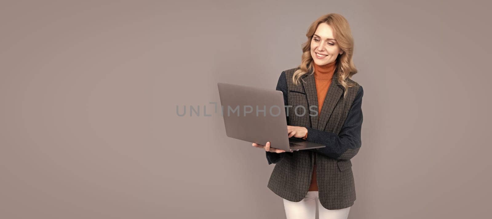 Let your fingers do the talking. Freelance writer post blog online. Writing online. Woman portrait, isolated header banner with copy space