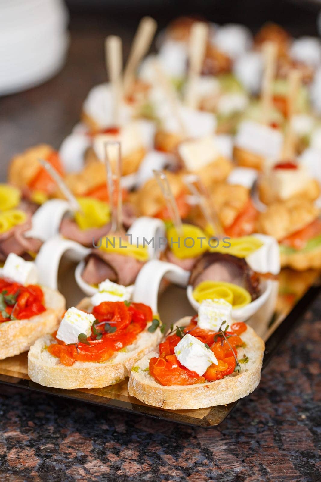 Food styling, appetizers bar, welcome drink, event design.