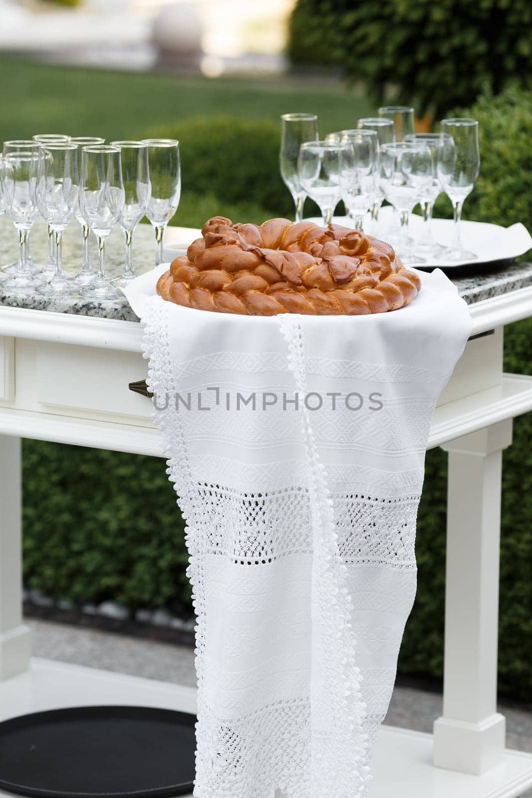 wedding loaf on an embroidered towel. wedding traditions of Moldova