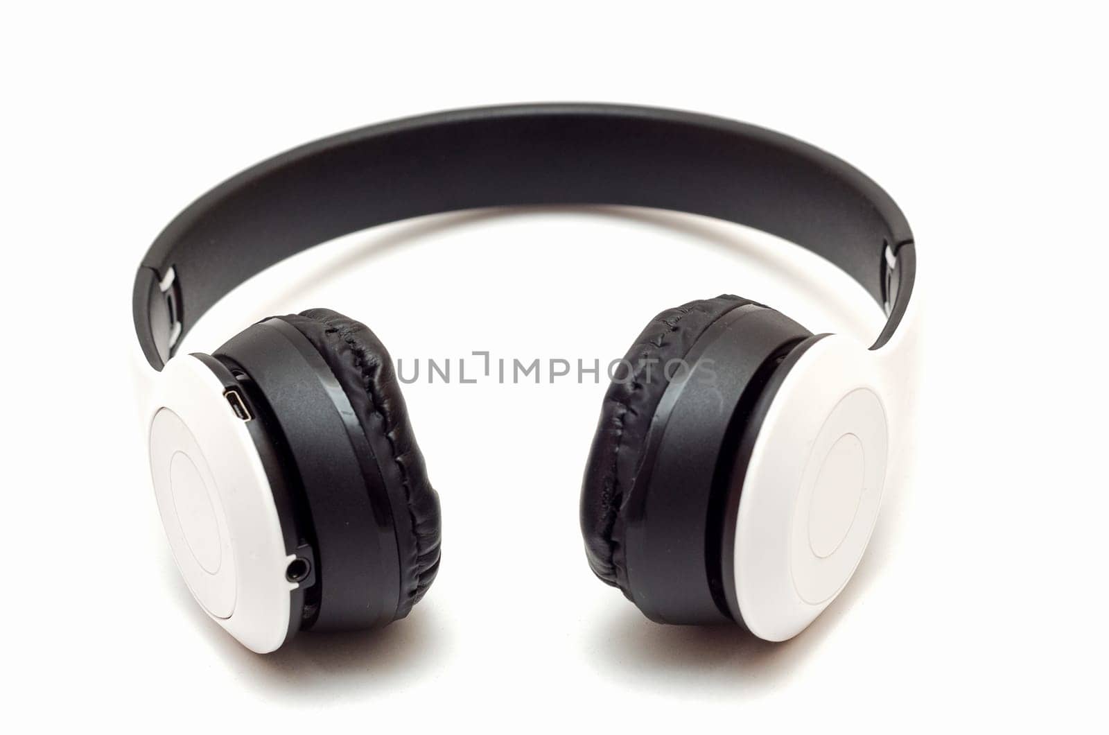 white bluetooth stereo Hi-Fi headphones isolated on white background.