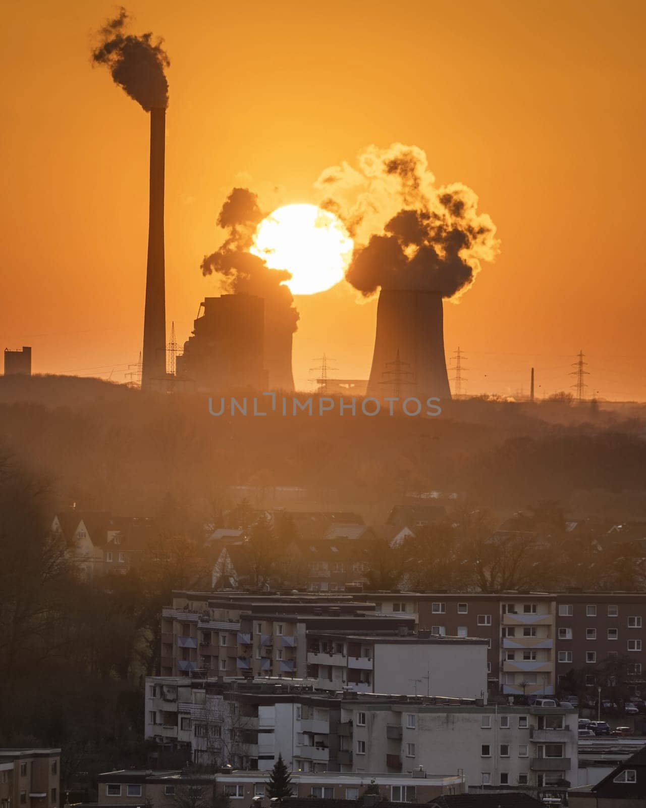 Fossile Energy, coal power station against sunrise, Hamm, Ruhr Metropolis, Germany