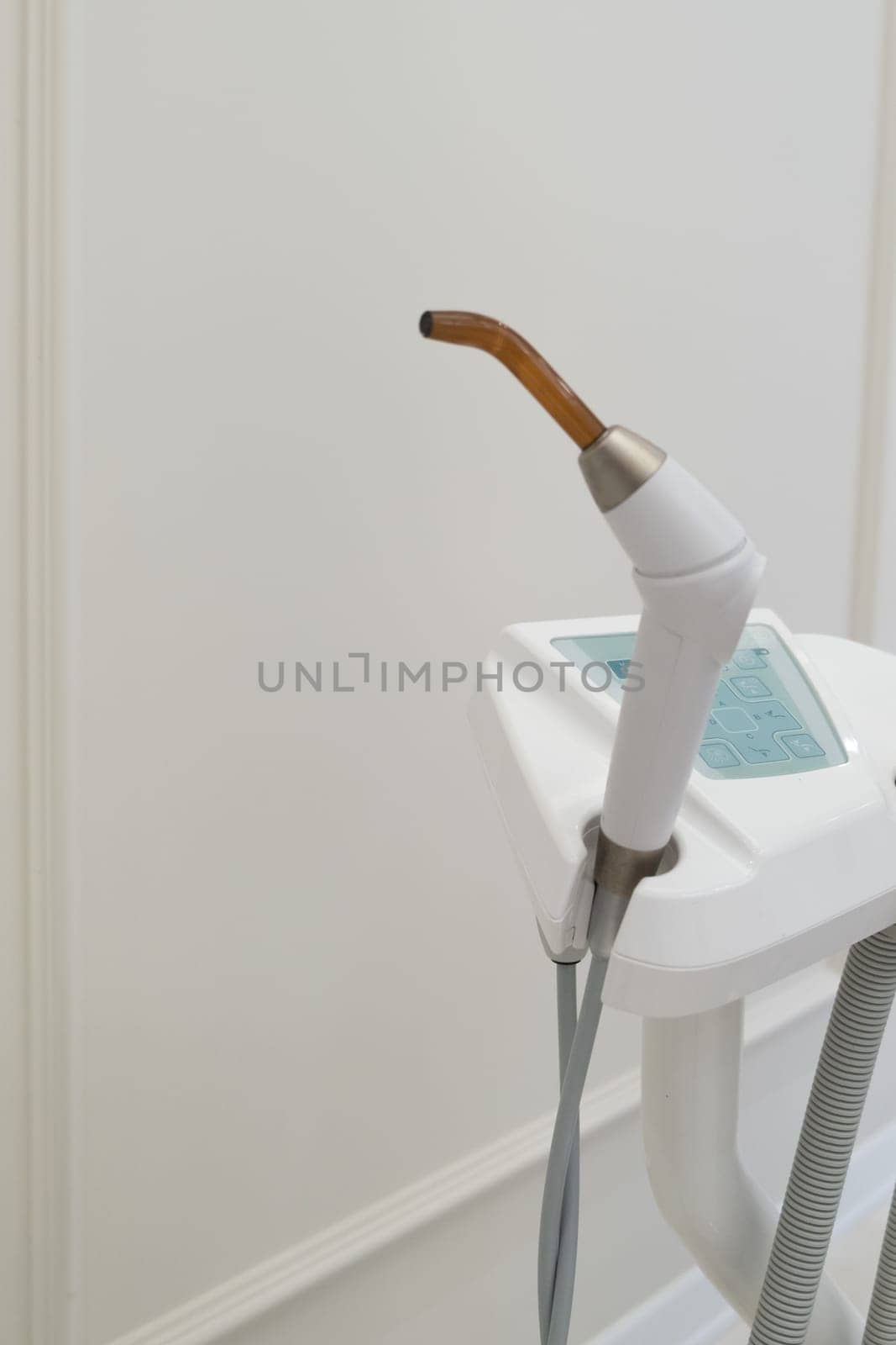 Dental UV curing lamp for polymerization of dental materials by danjelaruci