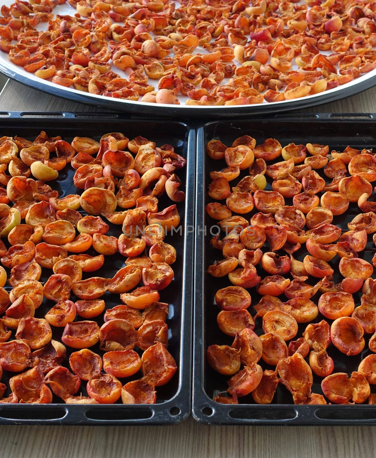 homemade apricot drying process, fruit drying process in summer, drying fruit in the sun,