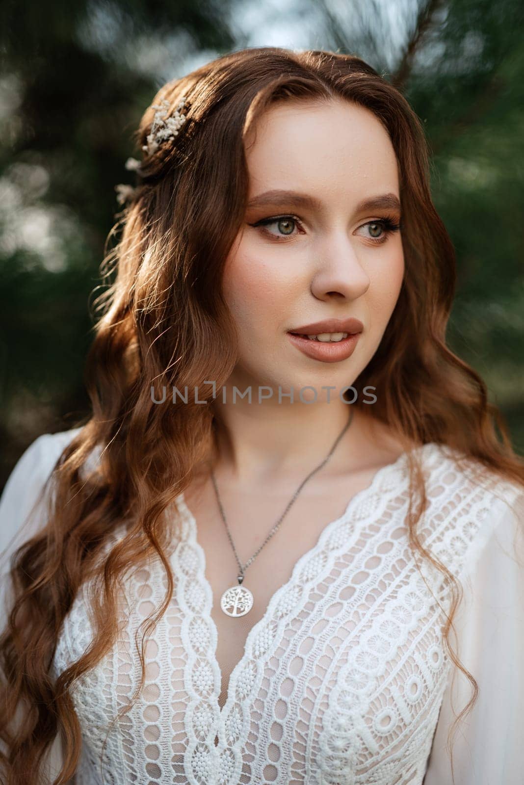 red-haired girl bride with a wedding bouquet by Andreua