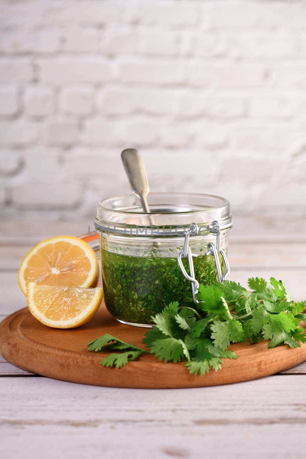 Green sauce, cilantro seasoning for salad dressing by Apolonia