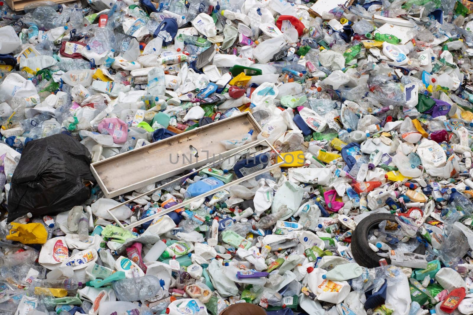 16 october 2022 Almada, Portugal: recyclable landfill full of plastic garbage by Studia72