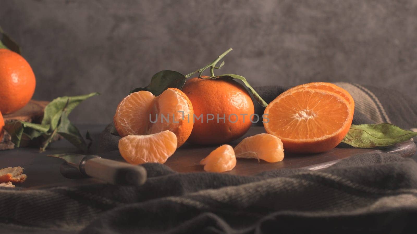 Fresh mandarin oranges or tangerines by homydesign