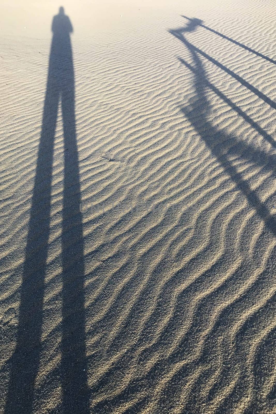 Stretch of sand smoothed by the strong wind by fotografiche.eu