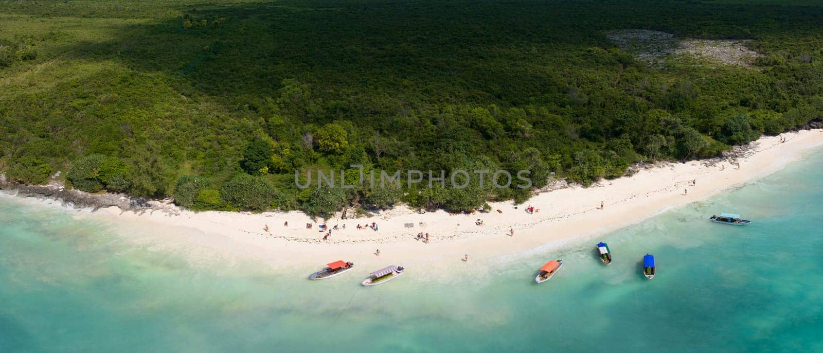 Wonderful white sandy beach and turquoise ocean in zanzibar at sunny day, Tanzania