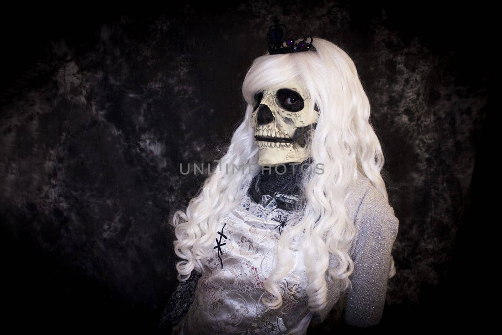 Woman dressed as dead halloween by GemaIbarra