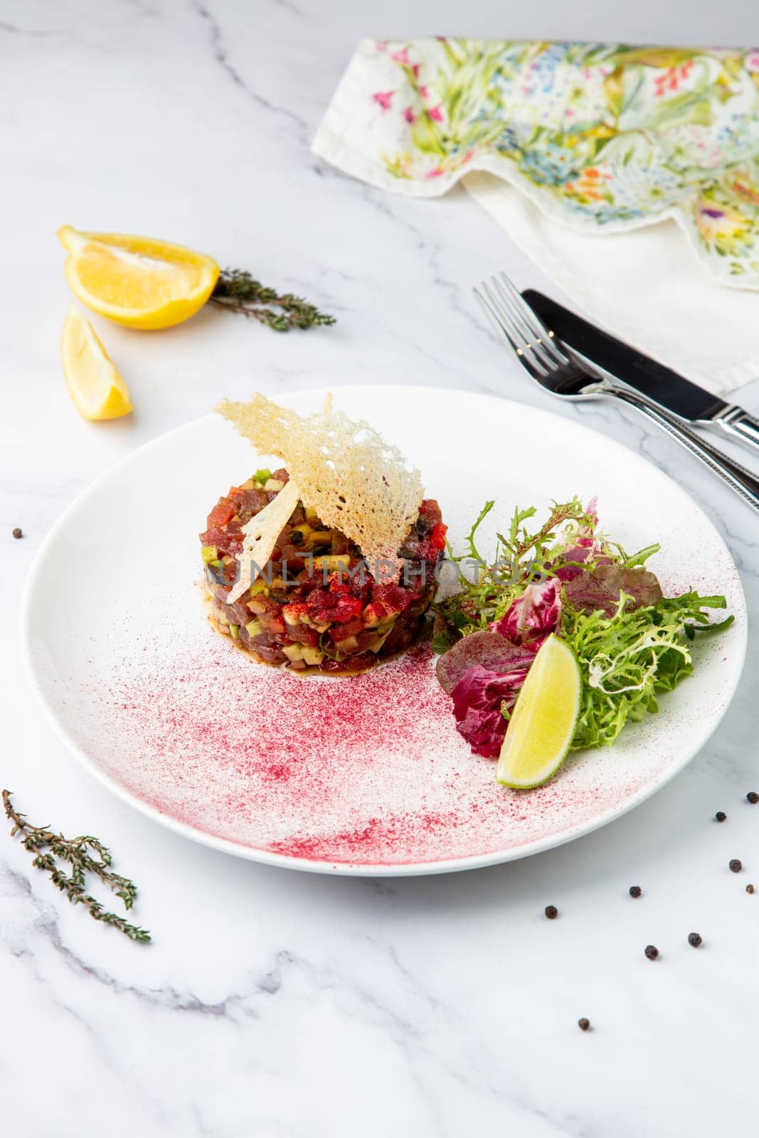 meat salad with arugula and lime