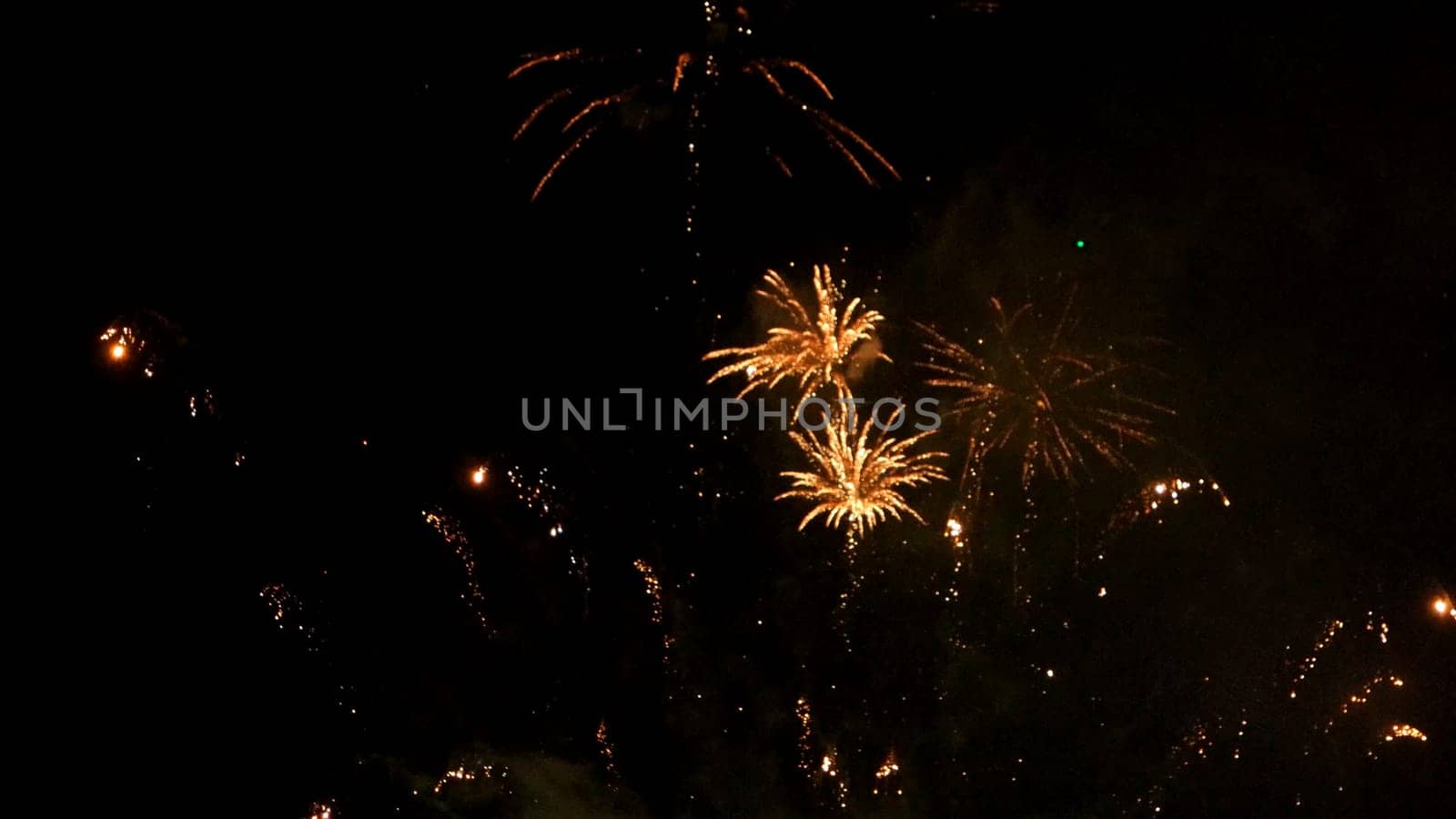 Multiple fireworks explosions by homydesign