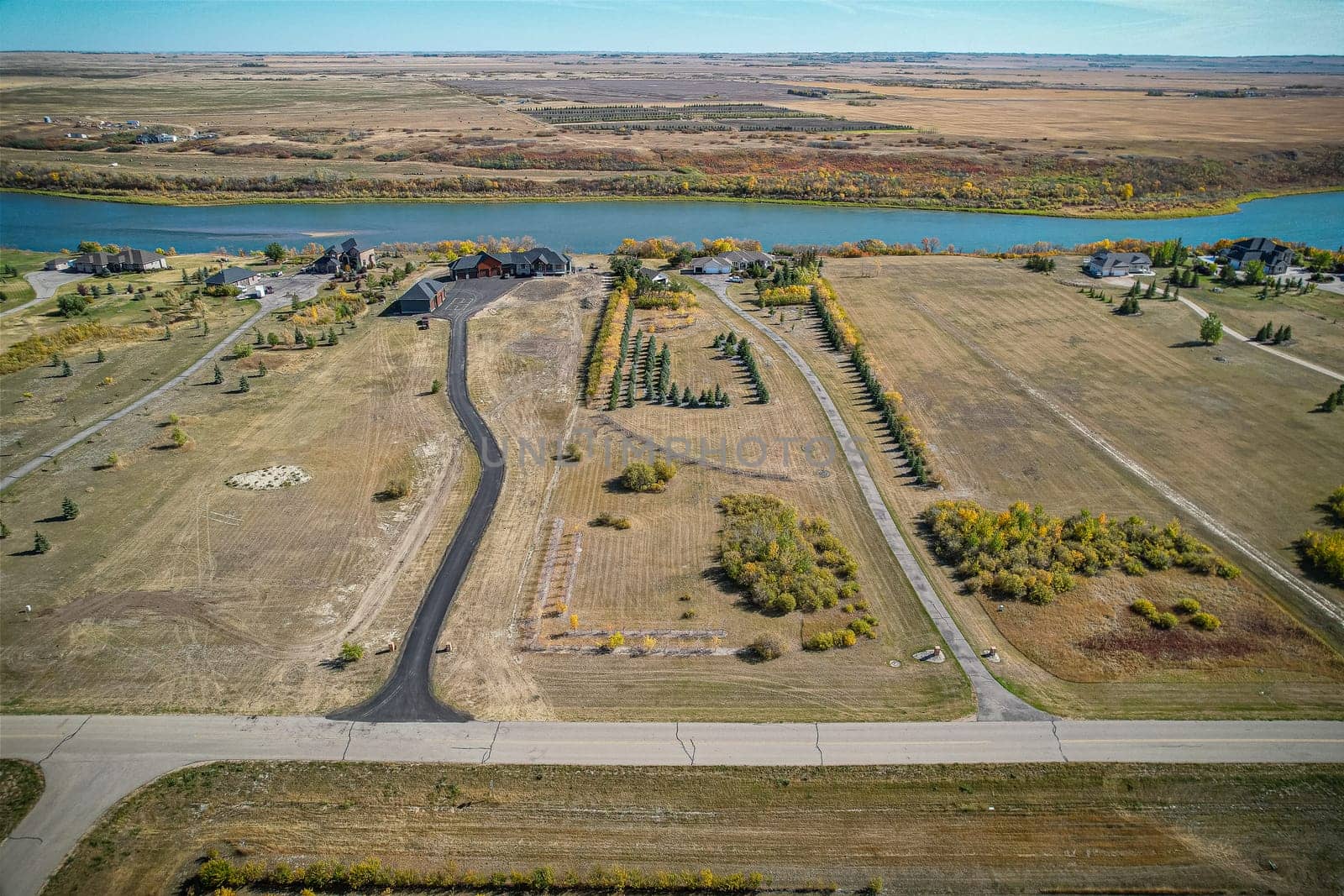 Cathedral Bluffs is located northeast of Saskatoon near the Wanuskewin Heritage Park, and overlooks the South Saskatchewan riverbank. Luxury homes line the riverbank lots.