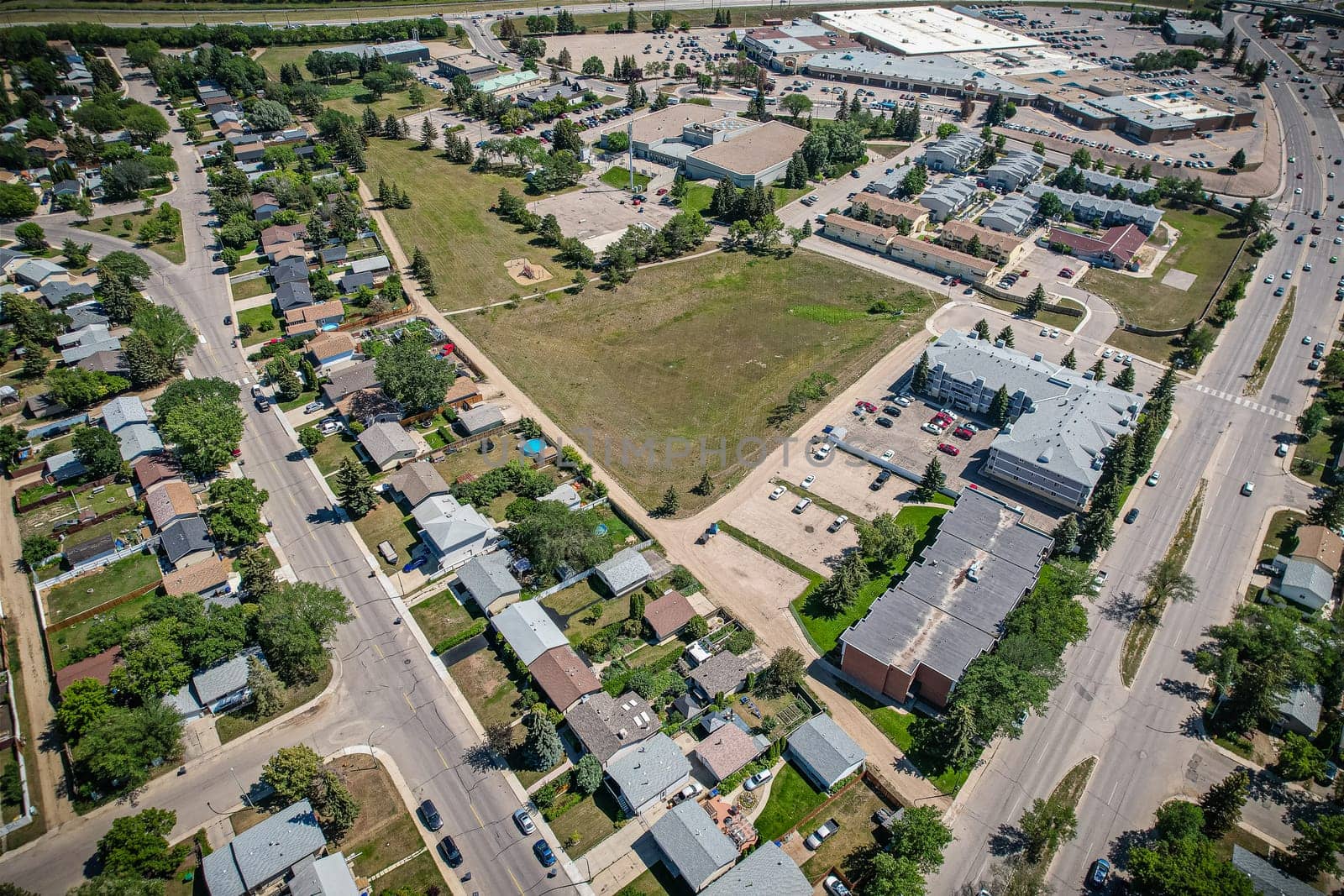 Massey Place, Saskatoon is a 1960s neighborhood with a community spirit, centered around Archibald McDonald Park. It offers various recreational amenities and easy access to commercial districts.
