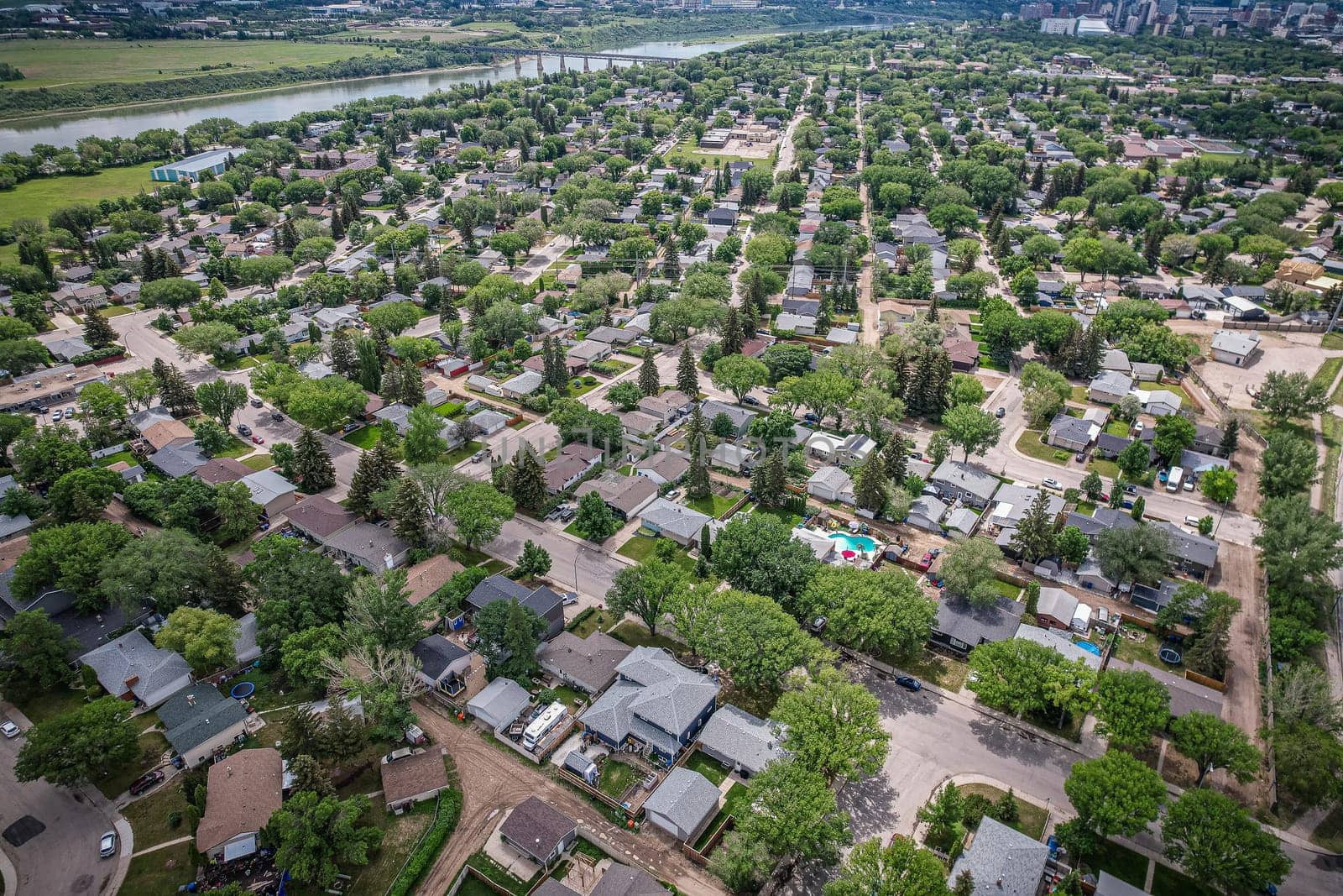Richmond Heights, adjacent to the South Saskatchewan River, features walking trails in the Meewasin Valley. G.D. Archibald Park North hosts baseball and soccer games.