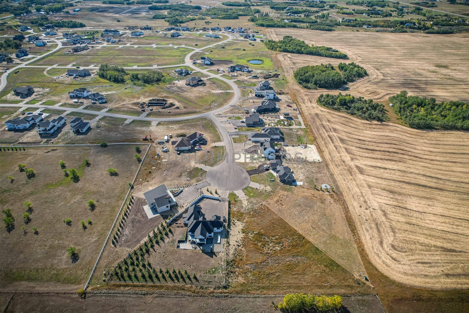 Edgemont Park Estates is located in the RM of Corman Park, 3 kilometres south of Saskatoon, near Saskatoon SPCA on Clarence Avenue South and is a family oriented acreage development offering a country lifestyle with urban convenience.