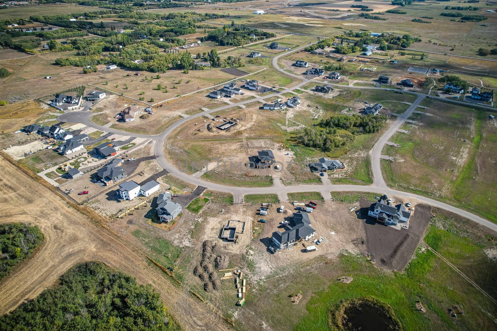 Edgemont Park Estates is located in the RM of Corman Park, 3 kilometres south of Saskatoon, near Saskatoon SPCA on Clarence Avenue South and is a family oriented acreage development offering a country lifestyle with urban convenience.