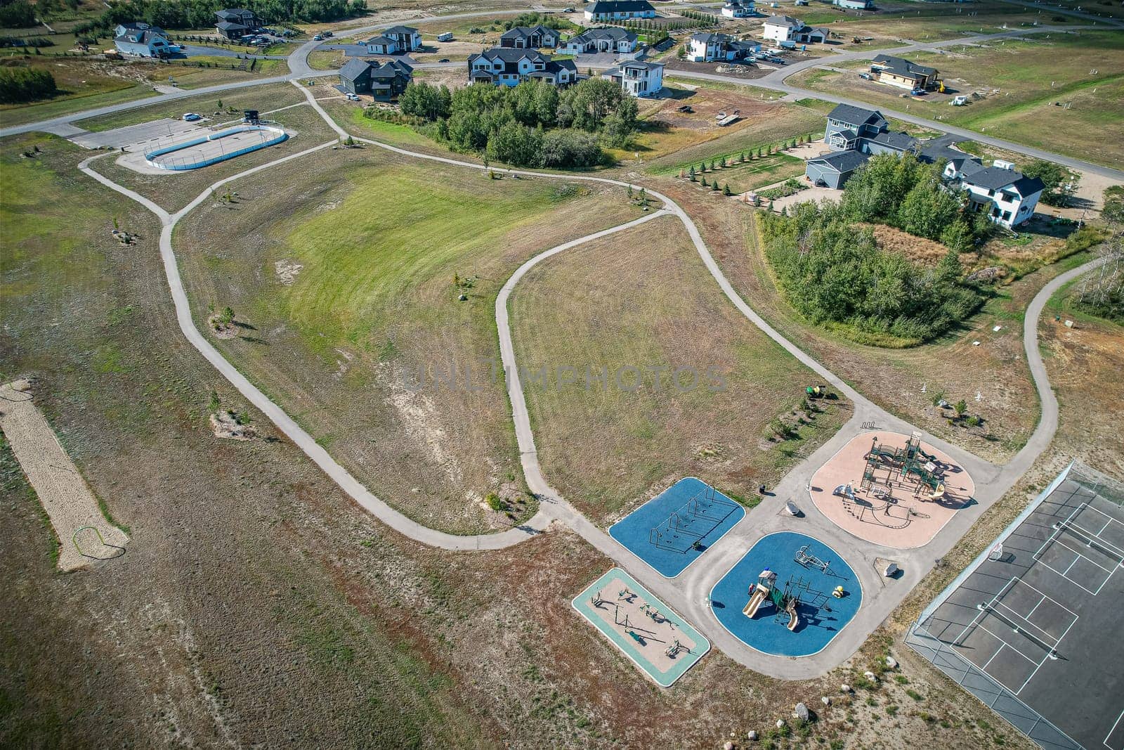 Edgemont Park Estates is located in the RM of Corman Park, 3 kilometres south of Saskatoon, near Saskatoon SPCA on Clarence Avenue South and is a family oriented acreage development offering a country lifestyle with urban convenience.