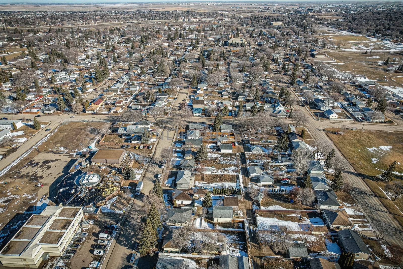 Mount Royal is a neighbourhood on the westside of Saskatoon, Saskatchewan in the Confederation SDA. Having a population of 4.259 residents, the neighbourhood consists of 3 elementary schools and 2 sister secondary schools