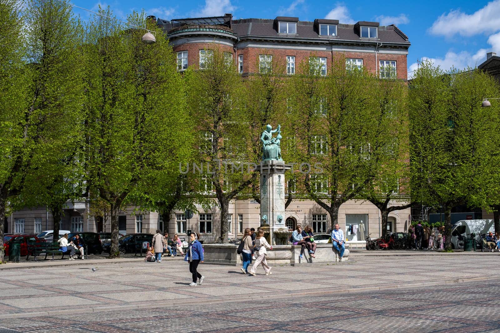 Sankt Thomas Plaza in Frederiksberg by oliverfoerstner