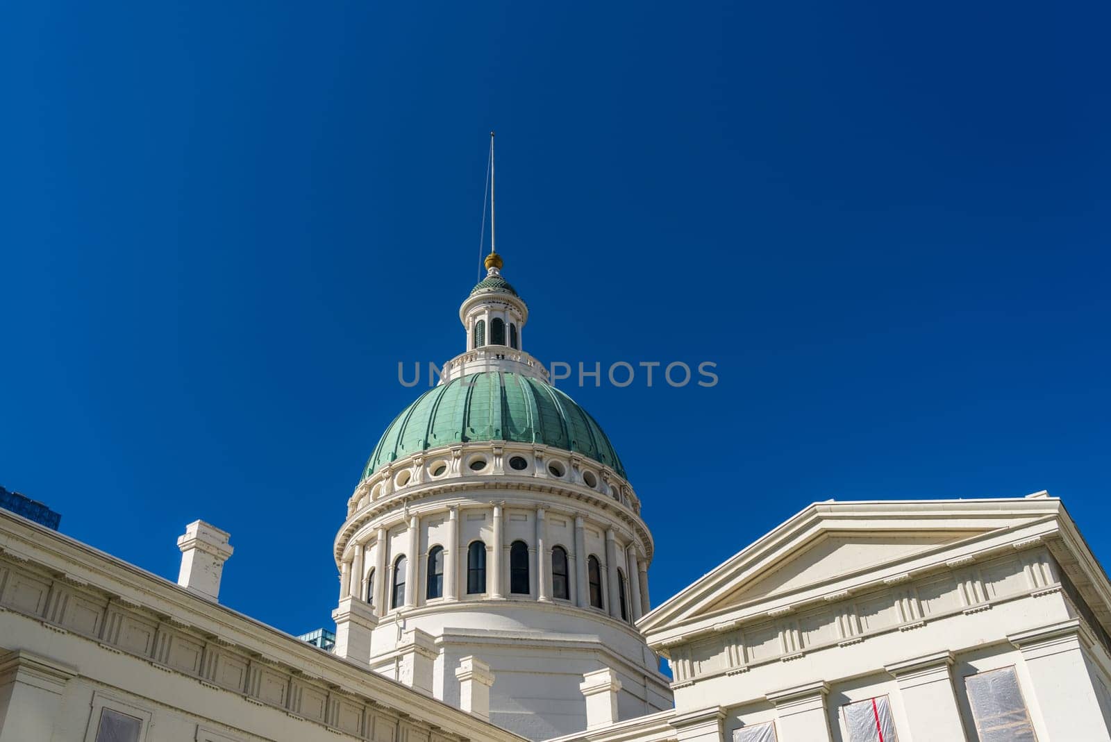 Dome of Old Courthouse in St Louis Missouri against blue sky by steheap