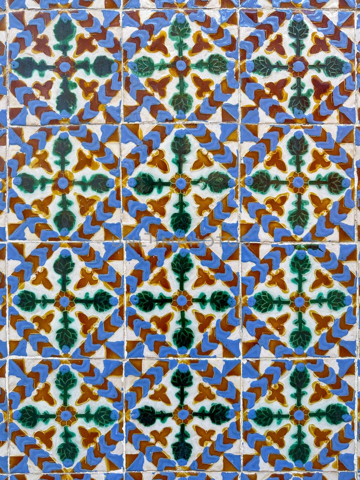 Traditional Portuguese glazed tiles by homydesign