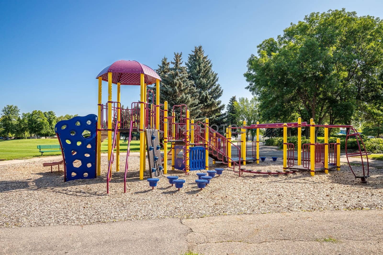 Weaver Park is located in the Queen Elizabeth neighborhood of Saskatoon.