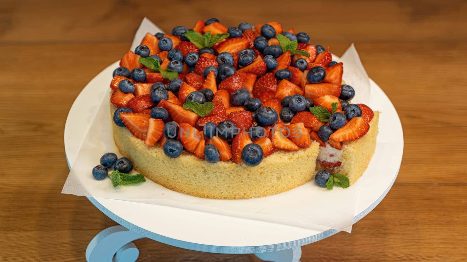 Perfect Sponge Cake with Delicious Fruits in 4k