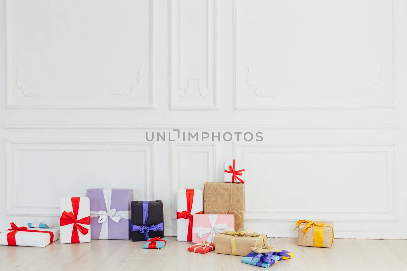 lots of gifts in the inder of the empty room by Simakov