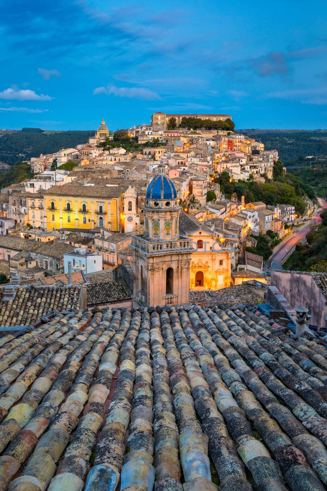 View of Ragusa (Ragusa Ibla), UNESCO heritage town on Italian island of Sicily. View of the city in Ragusa Ibla, Province of Ragusa, Val di Noto, Sicily, Italy. 