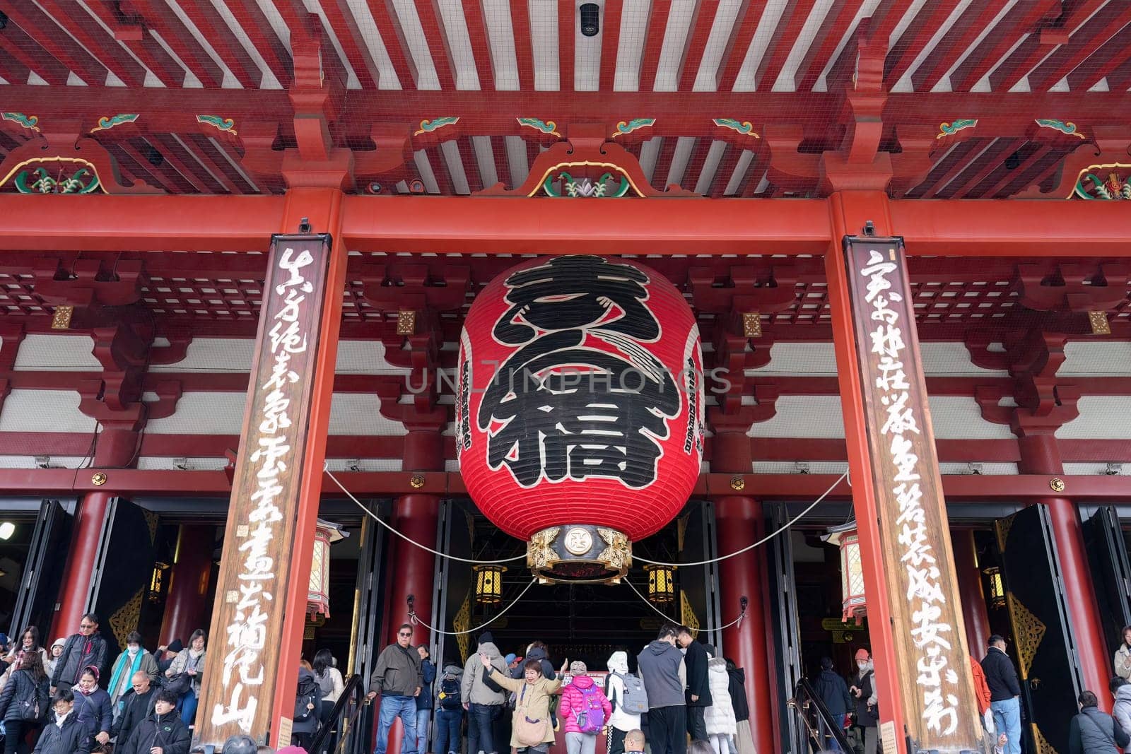 ASAKUSA, TOKYO, JAPAN - NOV 26, 2023 : Kaminarimon of Sensoji in Asakusa area. Asakusa temple.