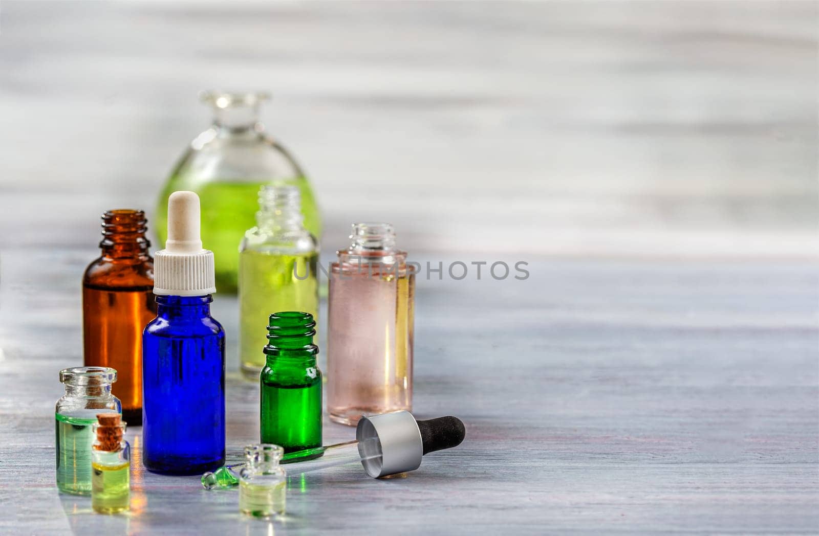 Some Various Containters for Essential Oils and Natual Medicines Perfumes