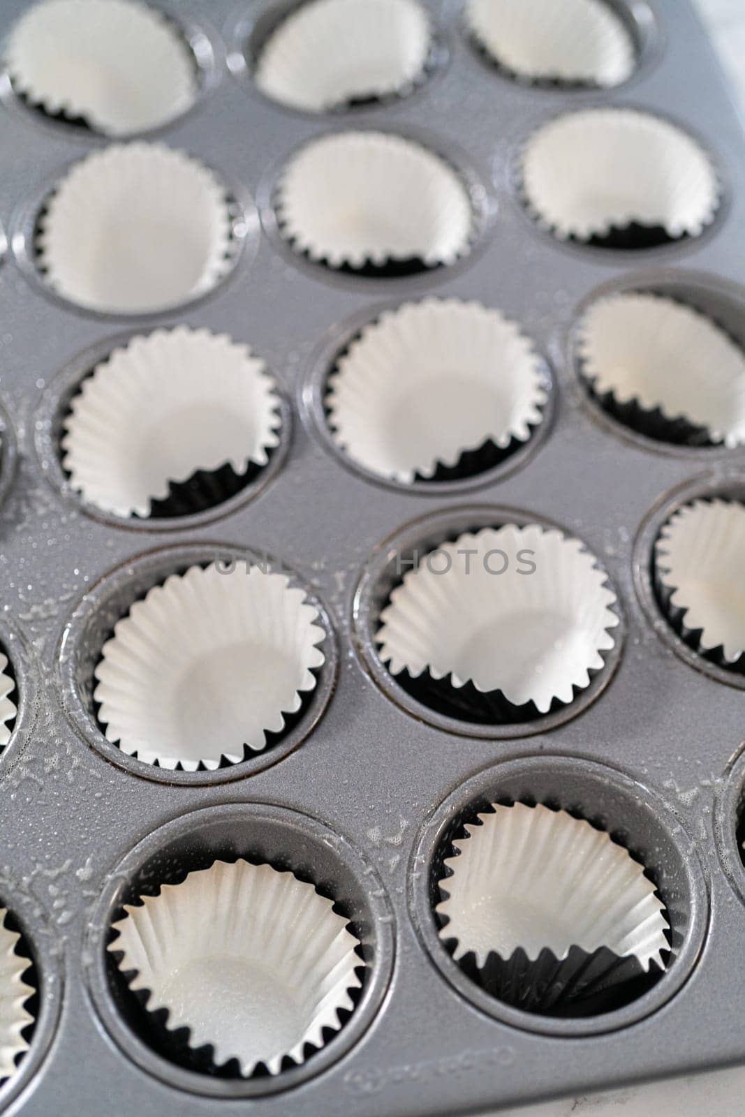 American Flag Mini Cupcakes by arinahabich