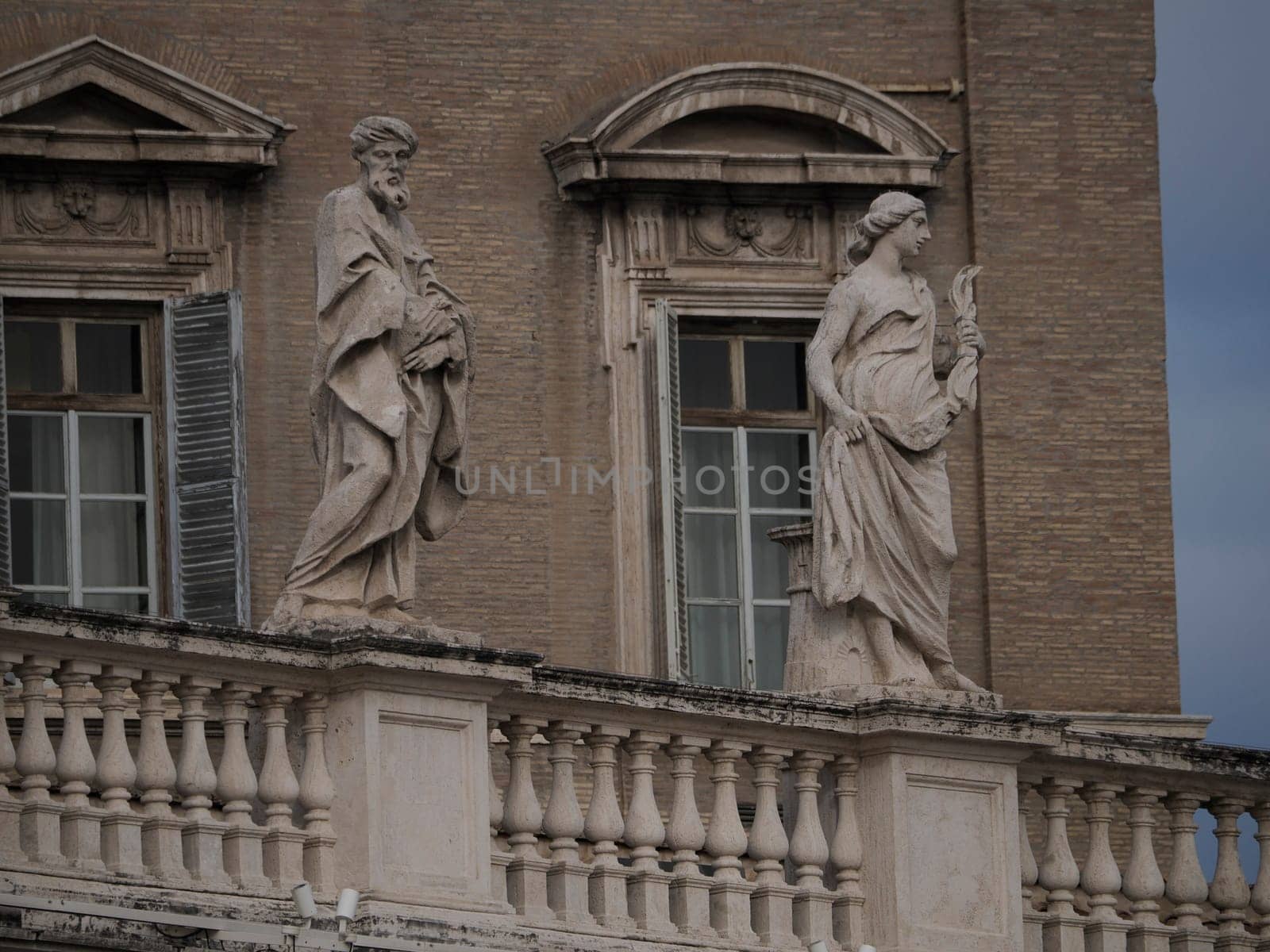 saint peter basilica rome detail of statue on columns roof