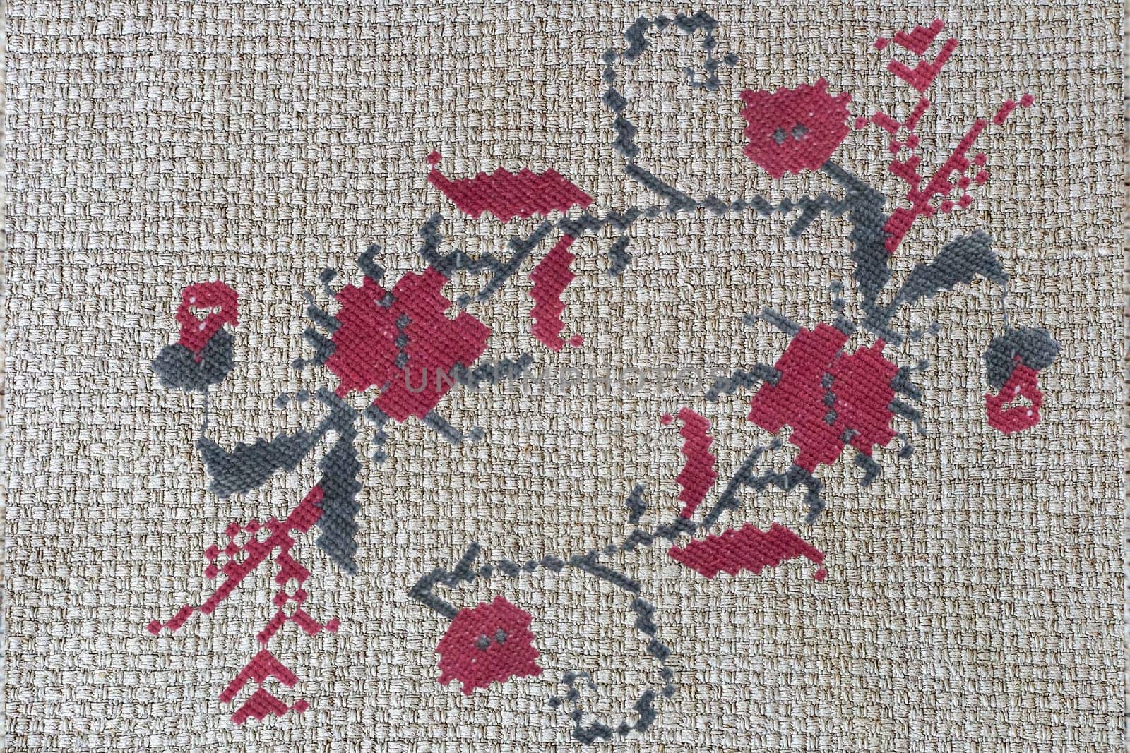 Craft: embroidered cross-stitch flowers beautiful. by georgina198