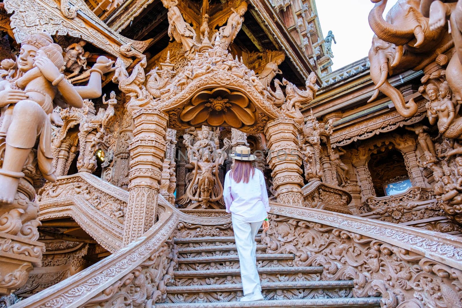 The Sanctuary of Truth wooden temple in Pattaya Thailand, sculpture of Sanctuary of Truth temple by fokkebok