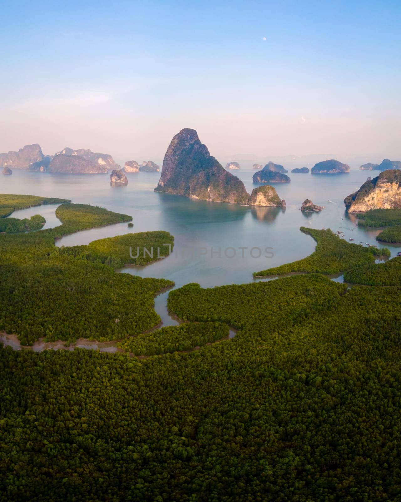 Sametnangshe viewpoint of mountains in Phangnga bay Thailand by fokkebok