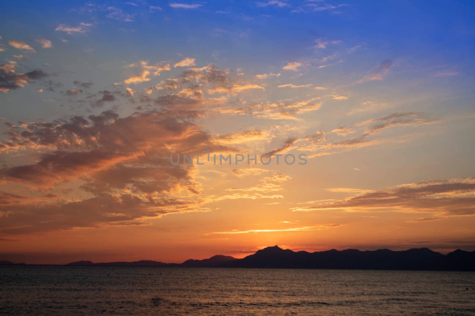 Photographic shot of the moment of a sunset over the sea 