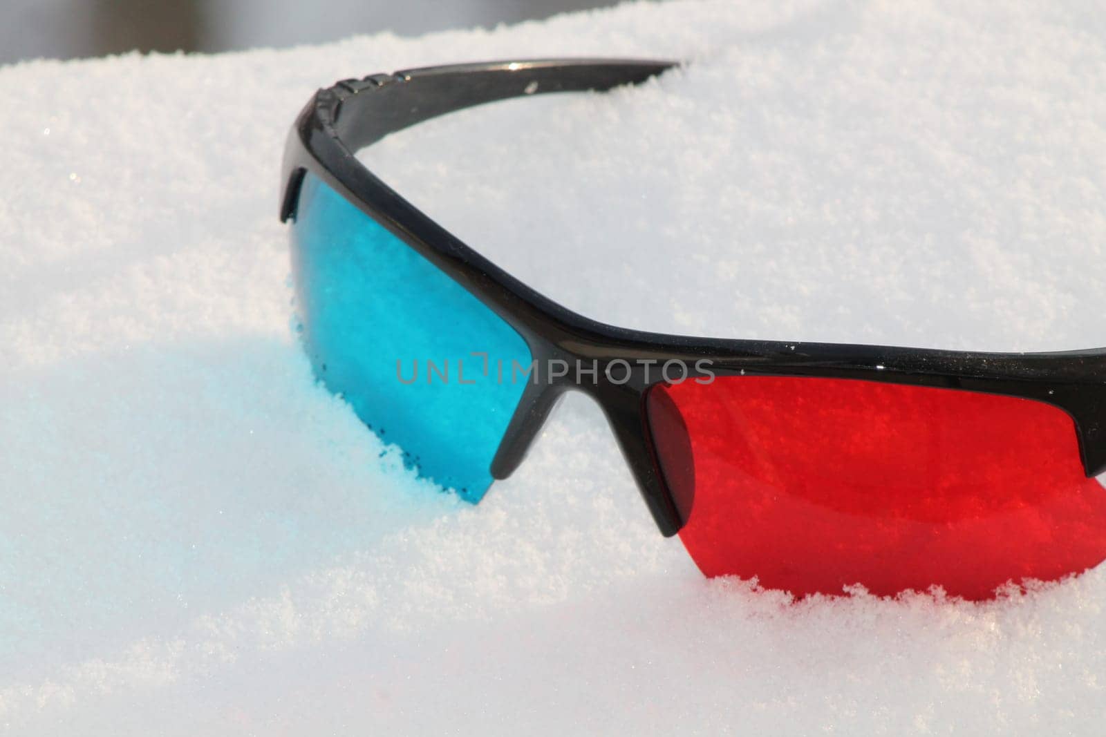 Watching movies with anaglyph 3D glasses by architectphd