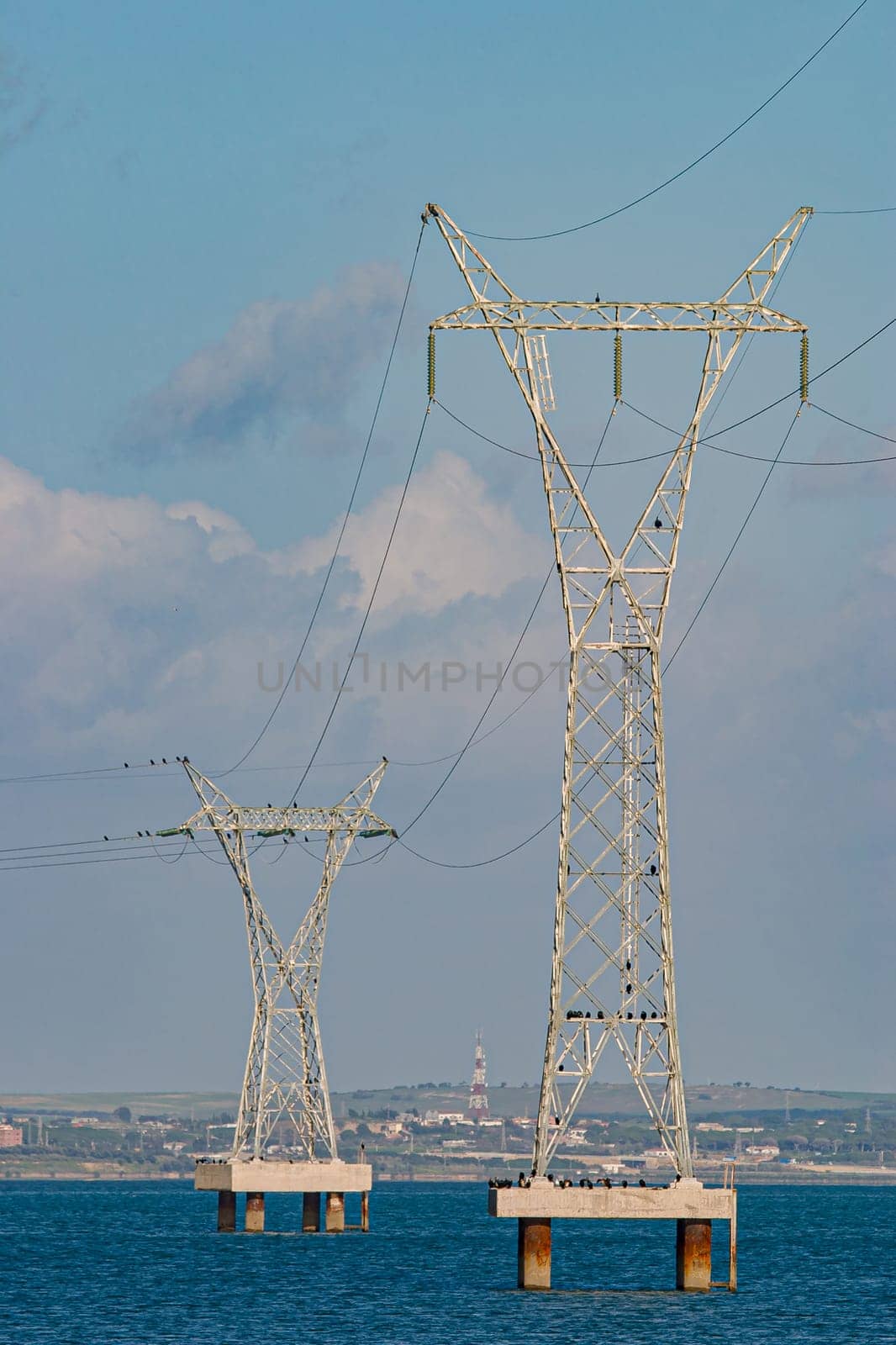 Electric pylon by viledevil