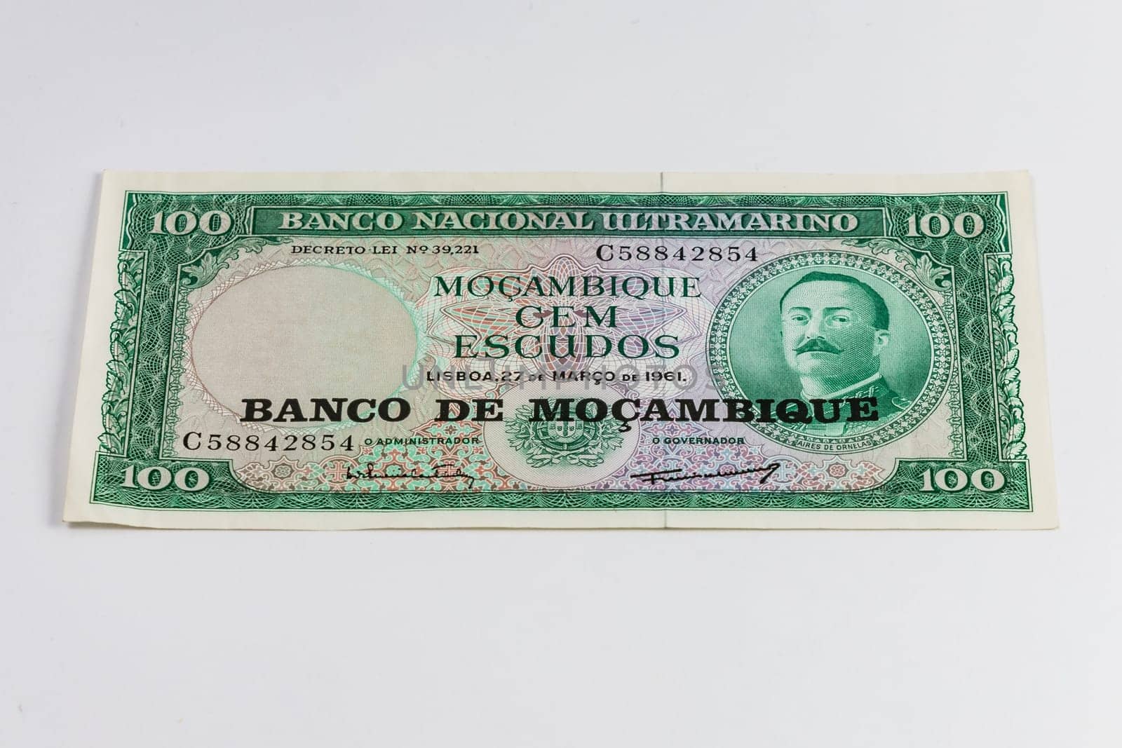 Old Mozambique banknote of 100 Escudos from 1961 year  by Wierzchu