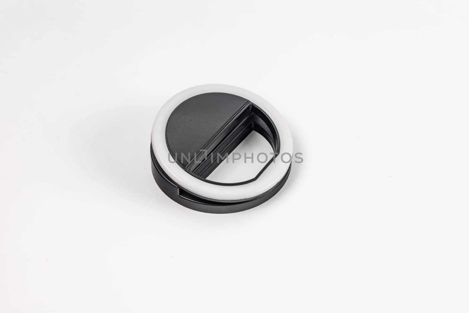 Small and portable LED ring light to attach on phone camera by Wierzchu