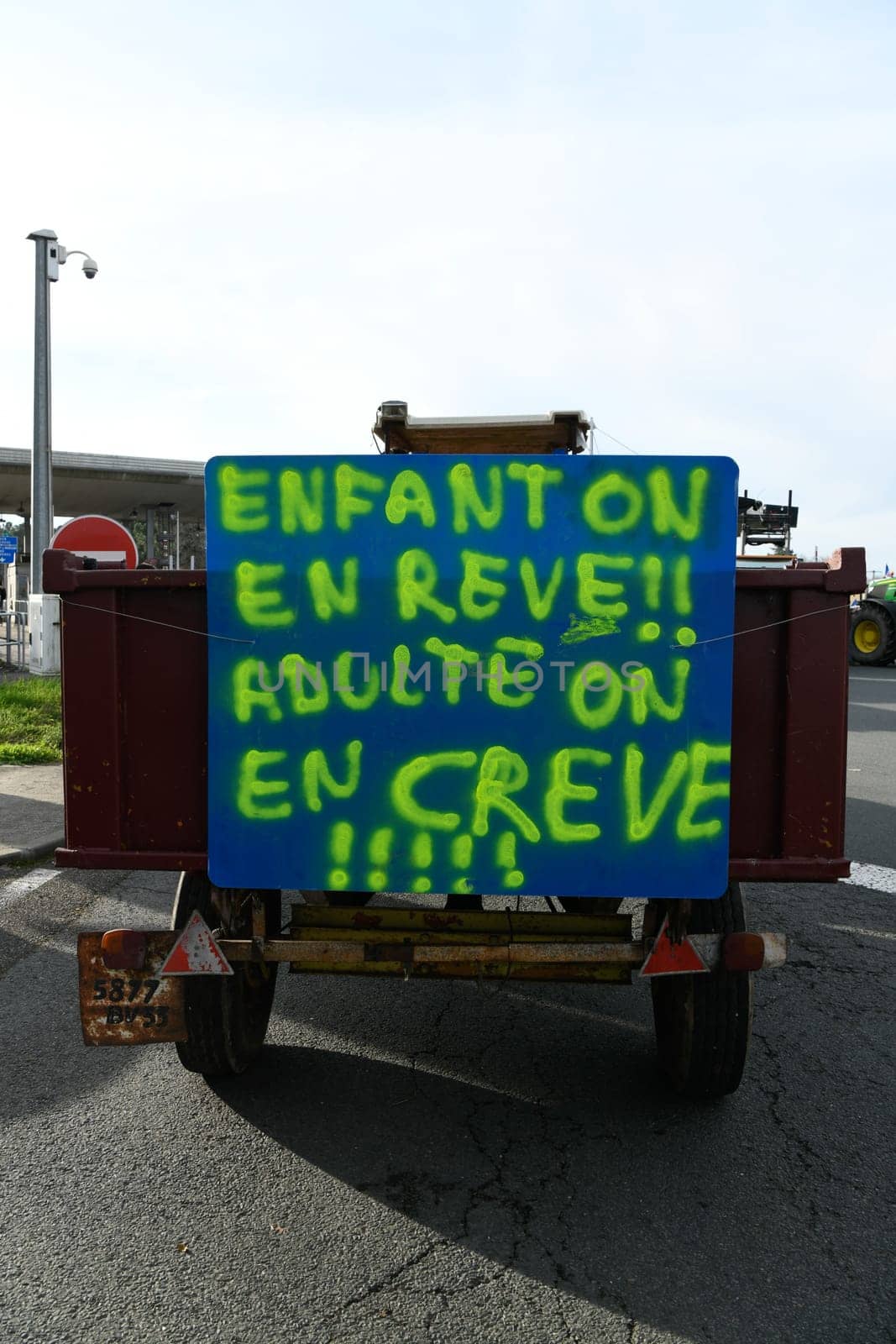 France, Bordeaux, 29 January 2024, Farmers' demonstration, blockade of the Langon toll plaza and snail mail operation on the A62 motorway. High quality 4k footage