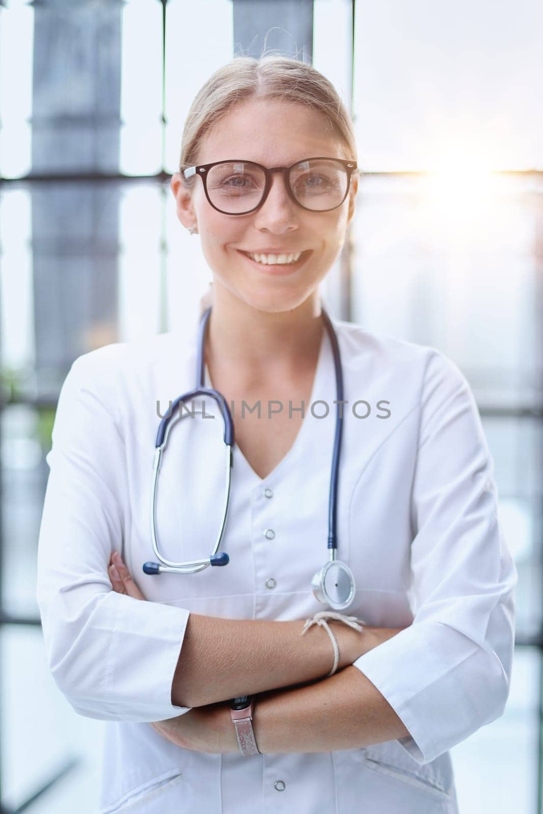 Photo confident lady doctor wear white coat eyeglasses