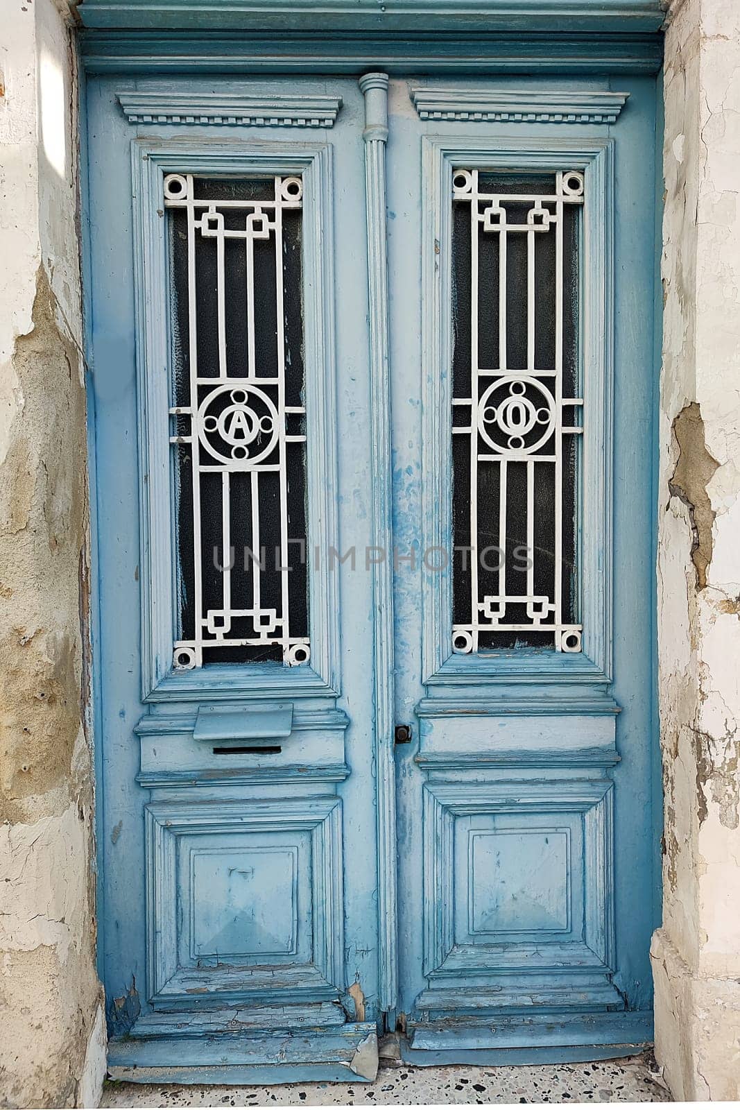 antique, double-leaf, blue entrance door with decor and glass by Annado