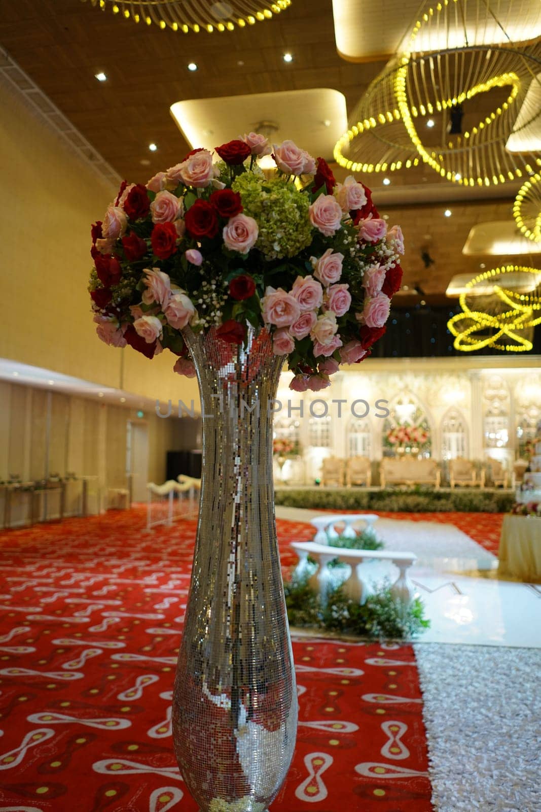 A bouquet of flowers in a beautiful vase by antoksena